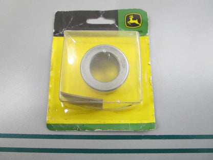 NEW OEM ET15726 John Deere Sleeve 0810