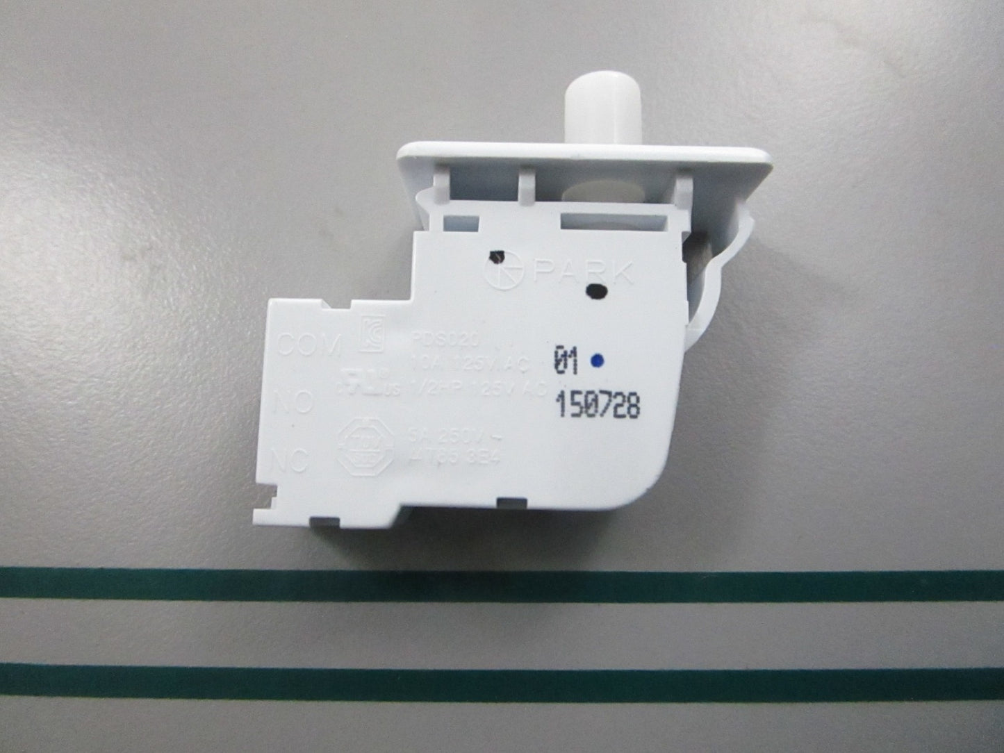 NEW OEM 6601EL3001A LG Door Switch Assembly 0810