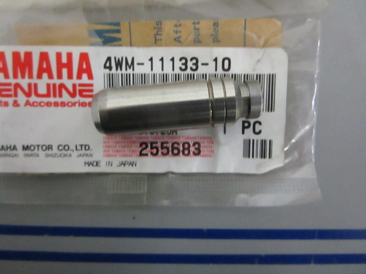 NEW OEM 4WM-11133-10-00 Yamaha Valve Guide 0820