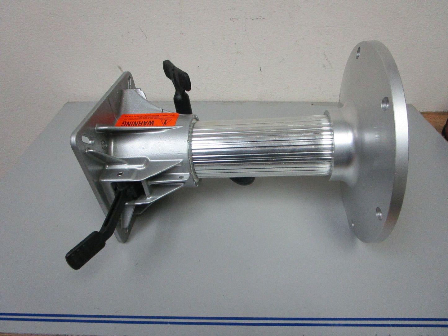 *NEW* 0720 Garelick 12" - 18" Fluted Adjustable Seat Base & Friction Height Lock