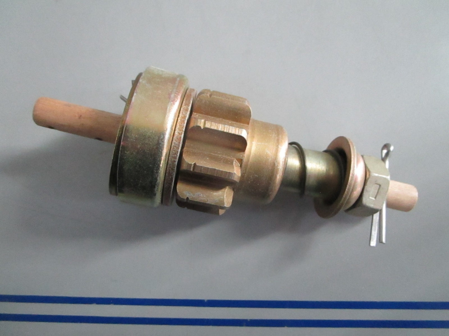 NEW OEM 384785 0384785 480219 OMC Johnson Evinrude Starter Drive 0820