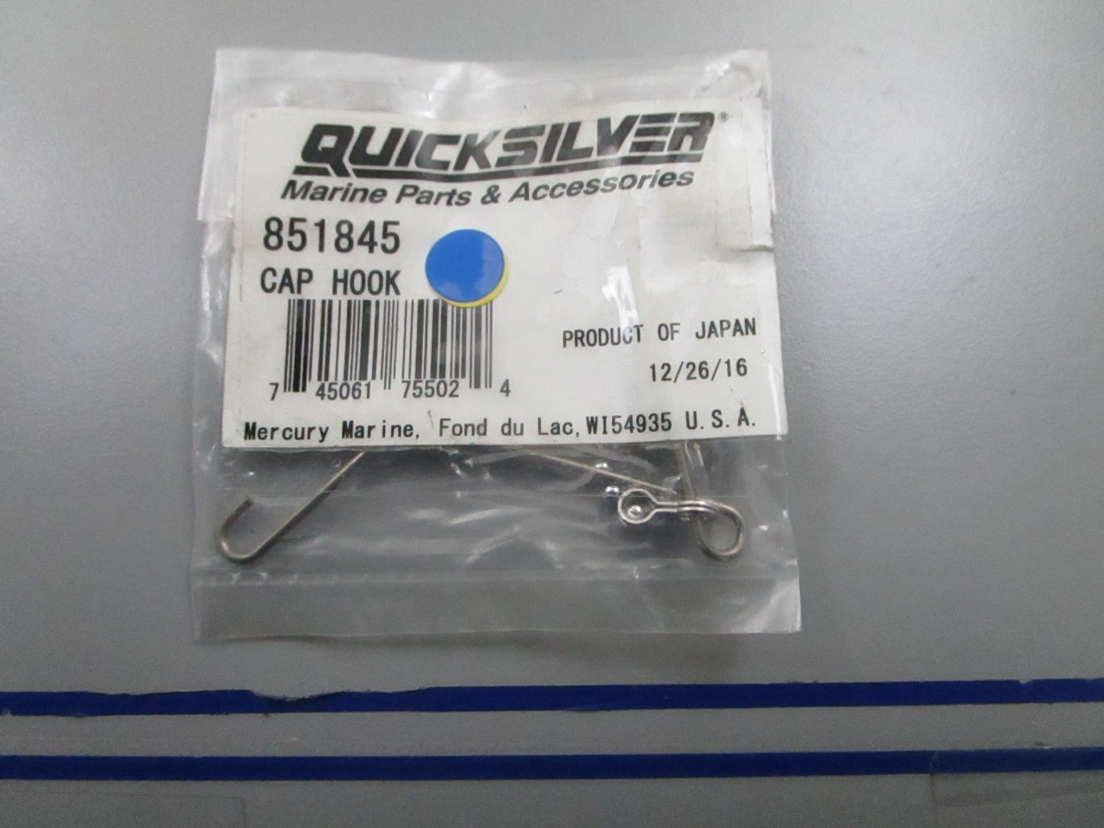 *NEW OEM* 0810 Mercury Quicksilver Cap Hook 851845