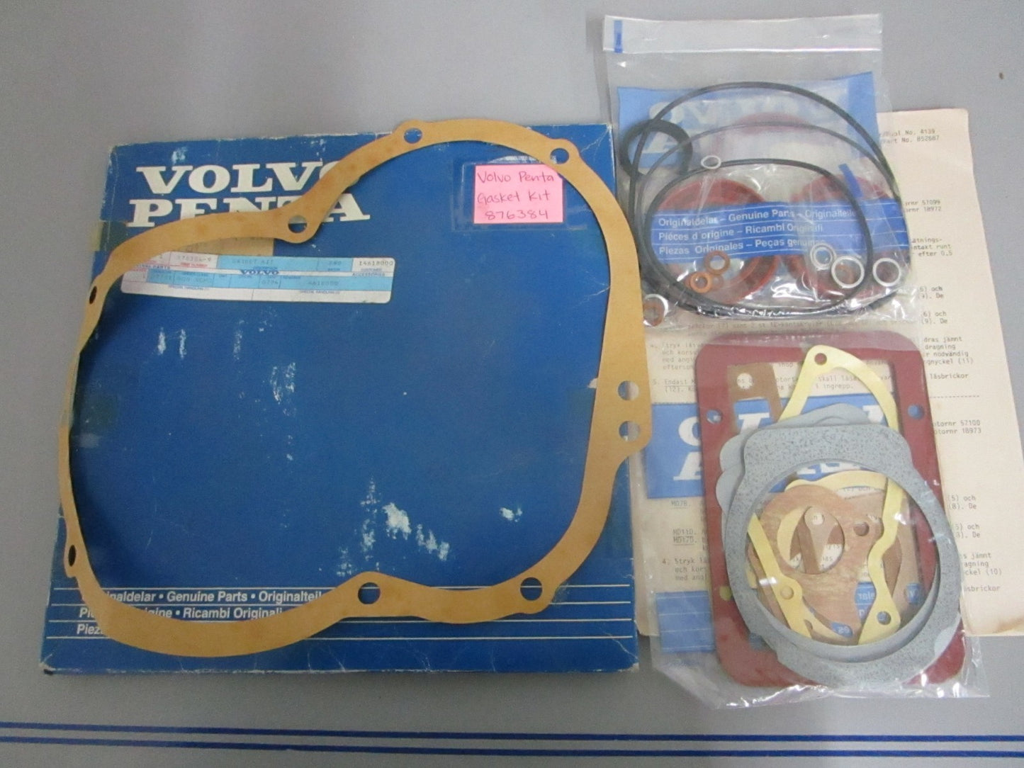 NEW OEM 876384 Volvo Penta Gasket Kit 0820