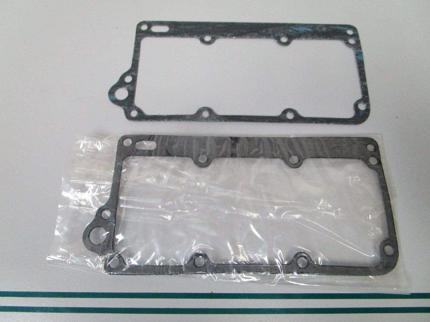 NEW OEM (LOT OF 2) 203257 0203257 OMC Johnson Evinrude Exhaust Gasket 0810