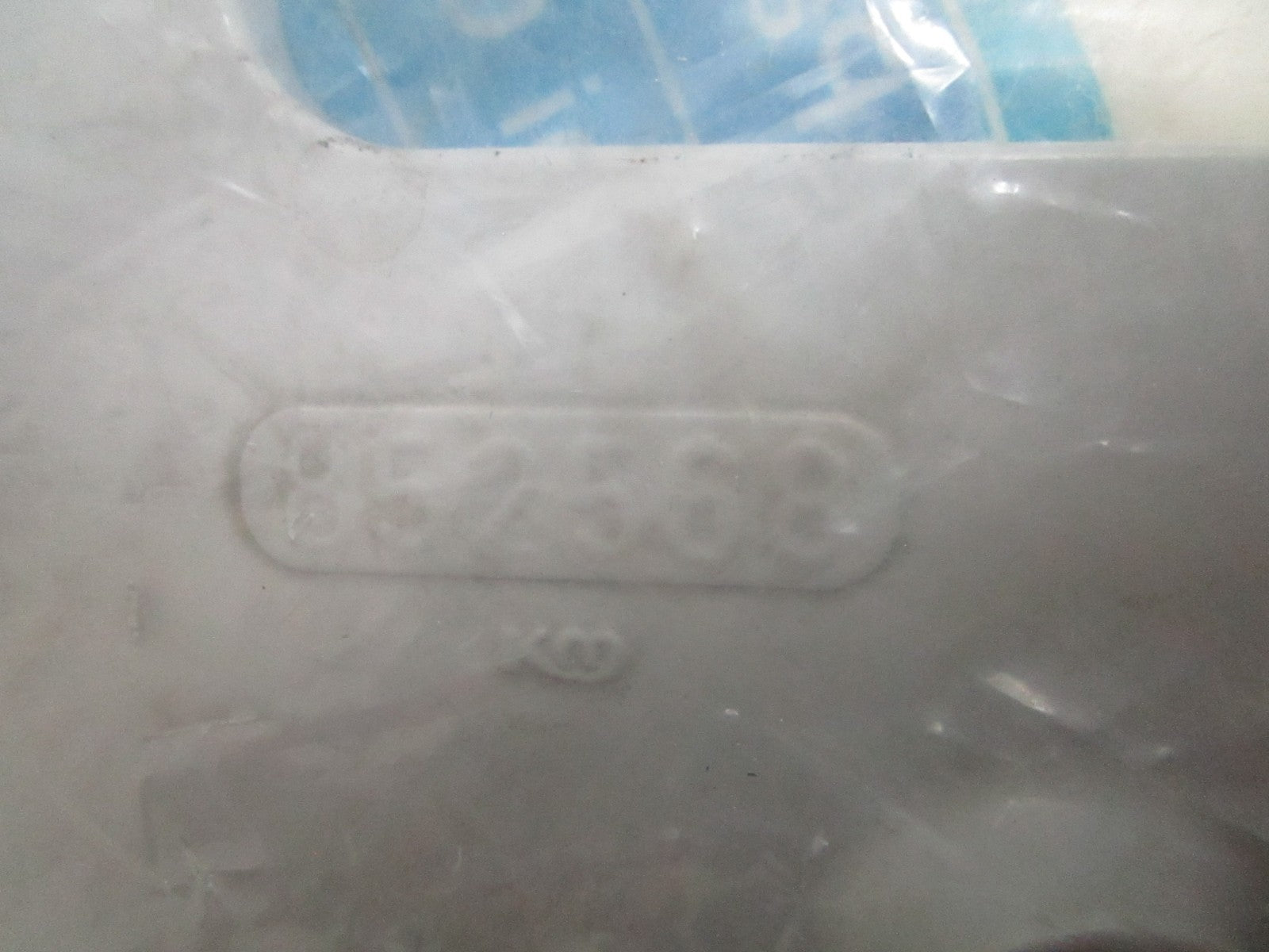 *NEW OEM* 0820 Volvo Penta Bracket 852568