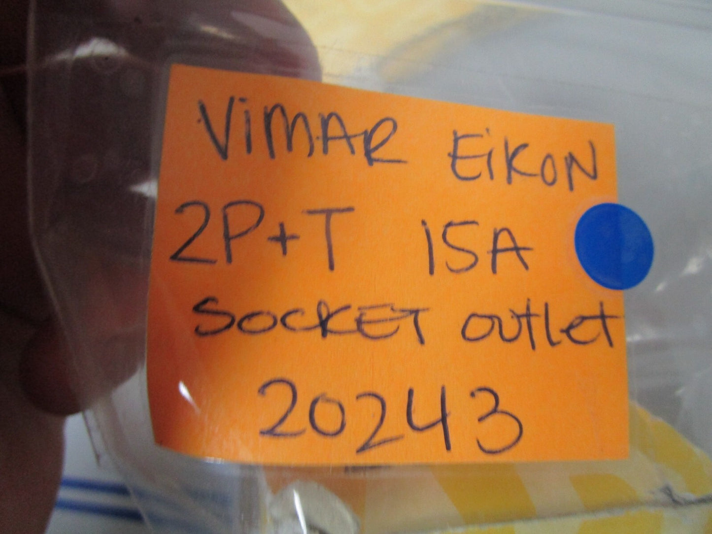 *NEW* 0720 Vimar Eikon 2P+T 15A Socket Outlet 20243
