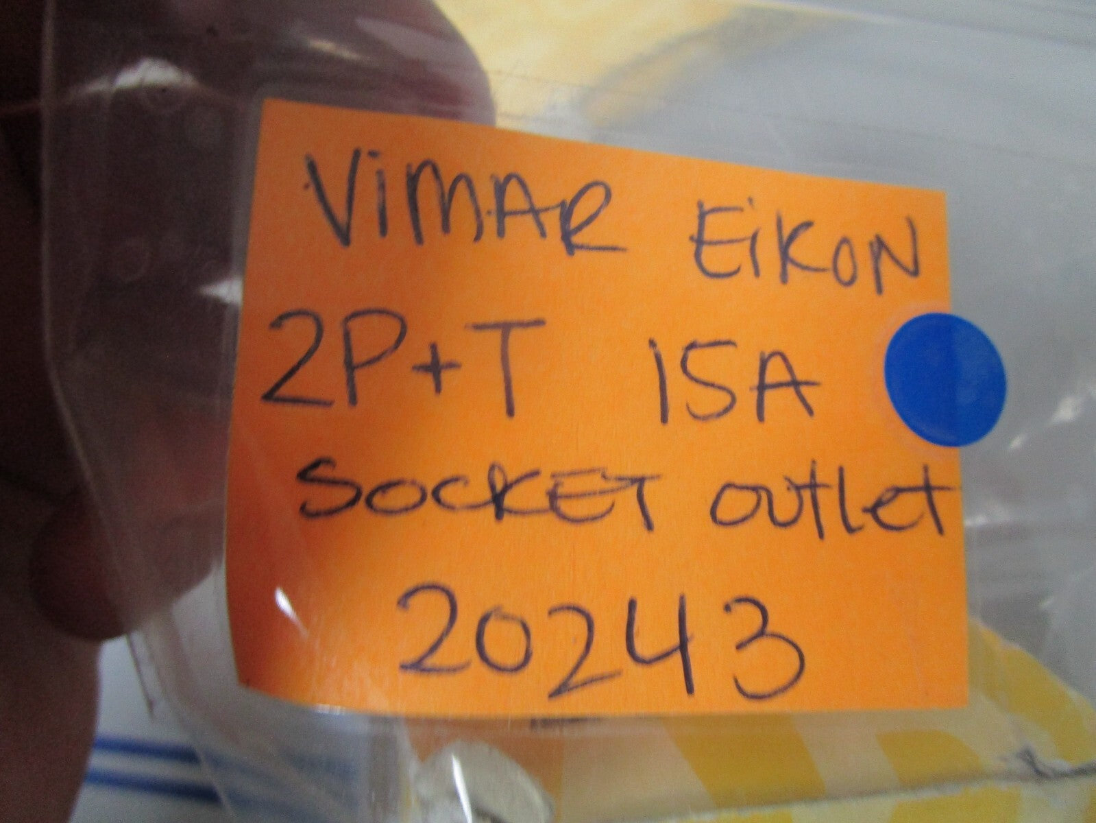 *NEW* 0720 Vimar Eikon 2P+T 15A Socket Outlet 20243