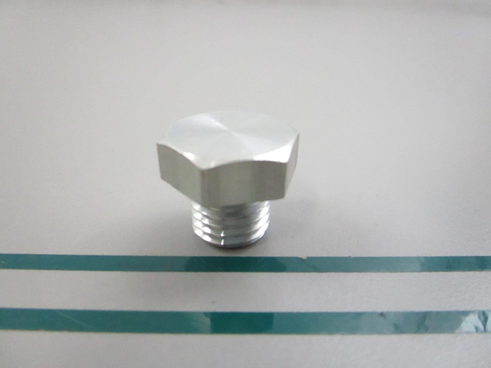 NEW OEM 6E5-43829-00-00 Yamaha Plug 0810