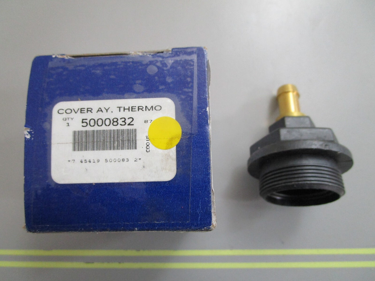 *NEW OEM* 0820 OMC Johnson Evinrude Thermostat Cover Ay 5000832