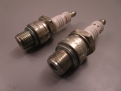 *NEW* (LOT OF 2) 0810 Champion Spark Plug L76V