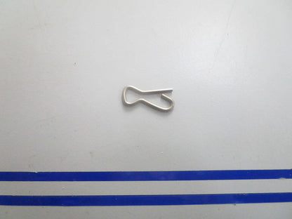 *NEW OEM* 0810 OMC Johnson Evinrude Clip 5030575