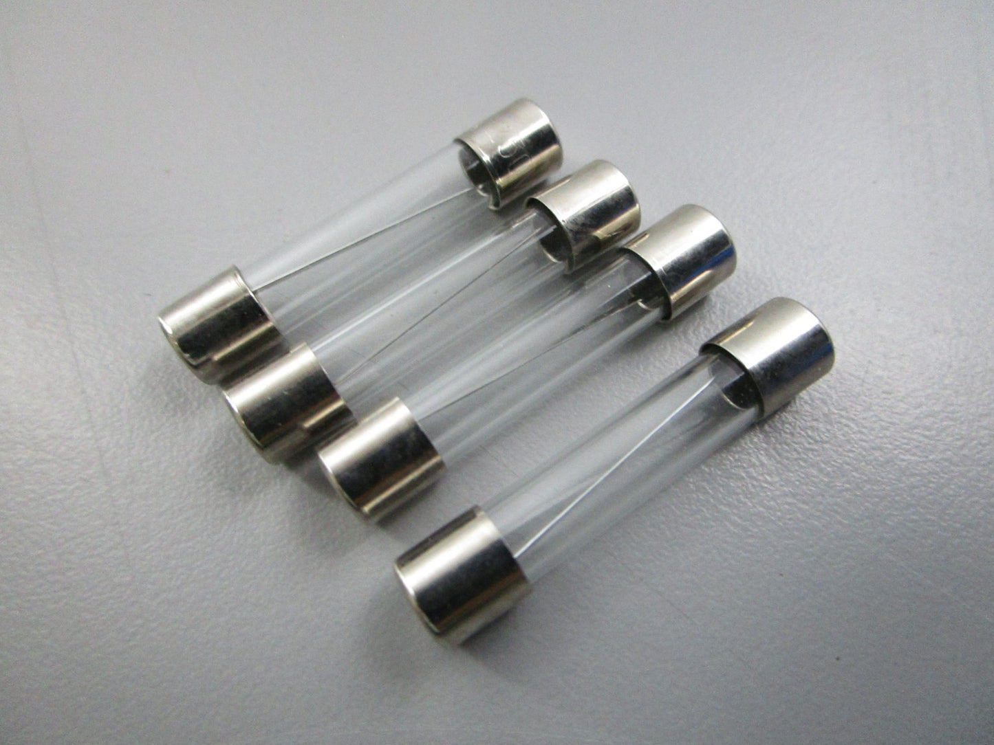 NEW (LOT OF 4) 444120-1 Sea-Dog 20 AMP AGC Fuse 0810