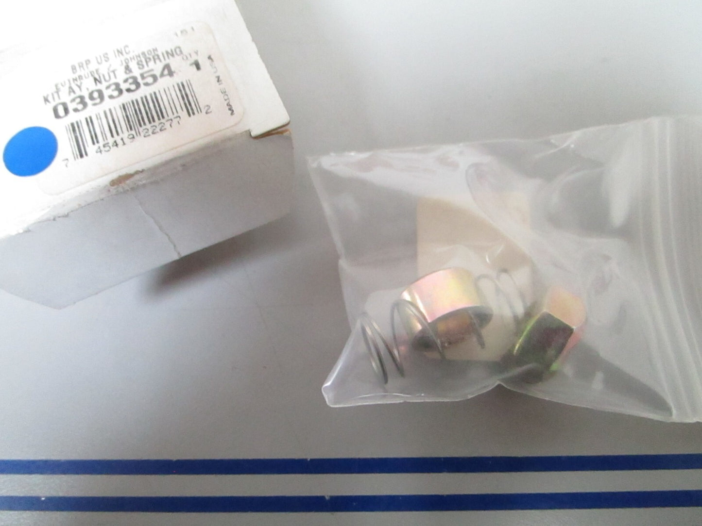 *NEW OEM* 0810 OMC Johnson Evinrude Nut & Spring Kit Assembly 393354 0393354