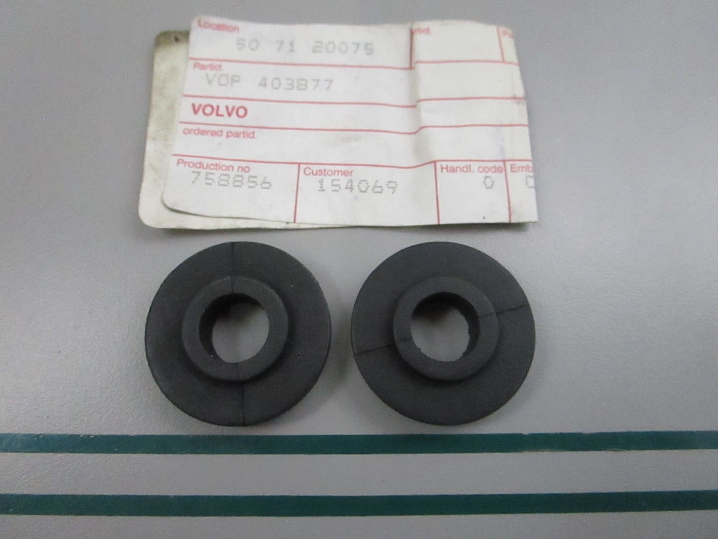 NEW OEM (LOT OF 2) 403877 Volvo Penta Rubber Bushing 0810
