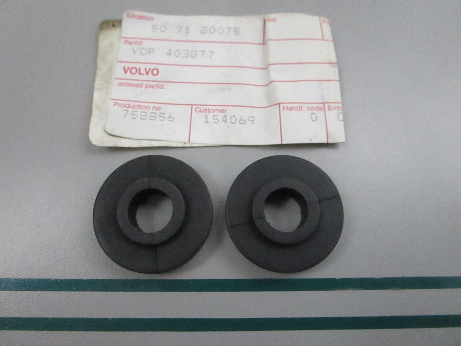 NEW OEM (LOT OF 2) 403877 Volvo Penta Rubber Bushing 0810