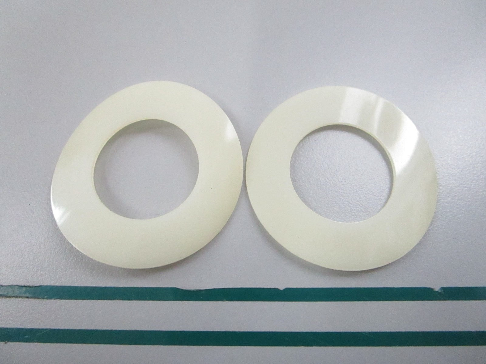 NEW OEM (LOT OF 2) 321036 0321036 OMC Johnson Evinrude Thrust Washer 0810