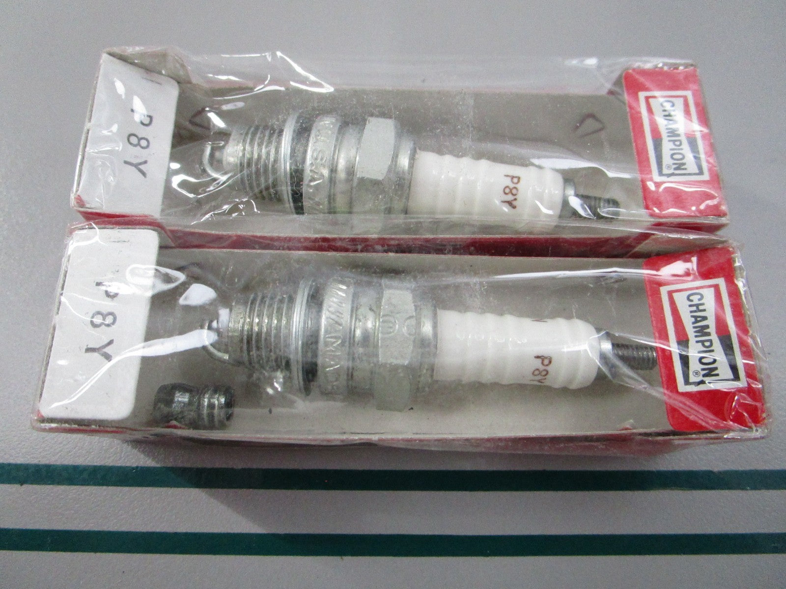 NEW (LOT OF 2) P8Y Champion Spark Plug 0810