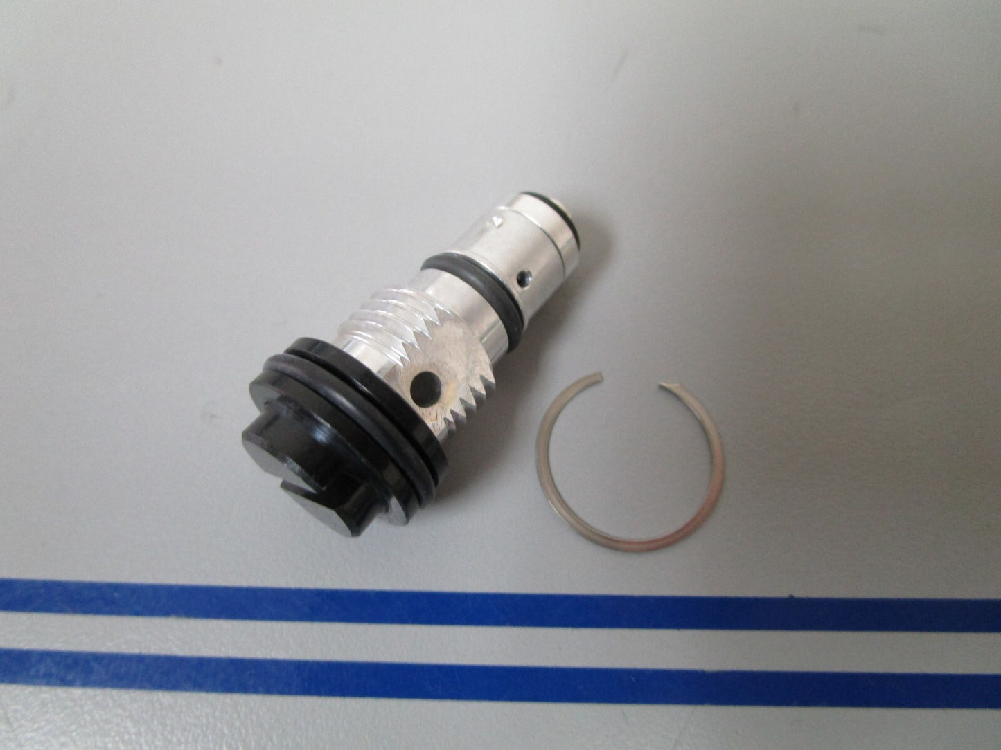*NEW OEM* 0720 OMC Johnson Evinrude Main Release Valve 5005830