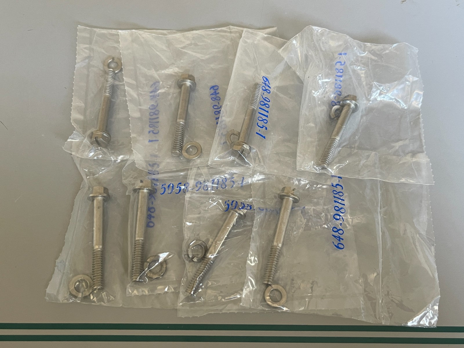 NEW OEM (LOT OF 8) 981185 0981185 OMC Johnson Evinrude Screw & Washer 0810