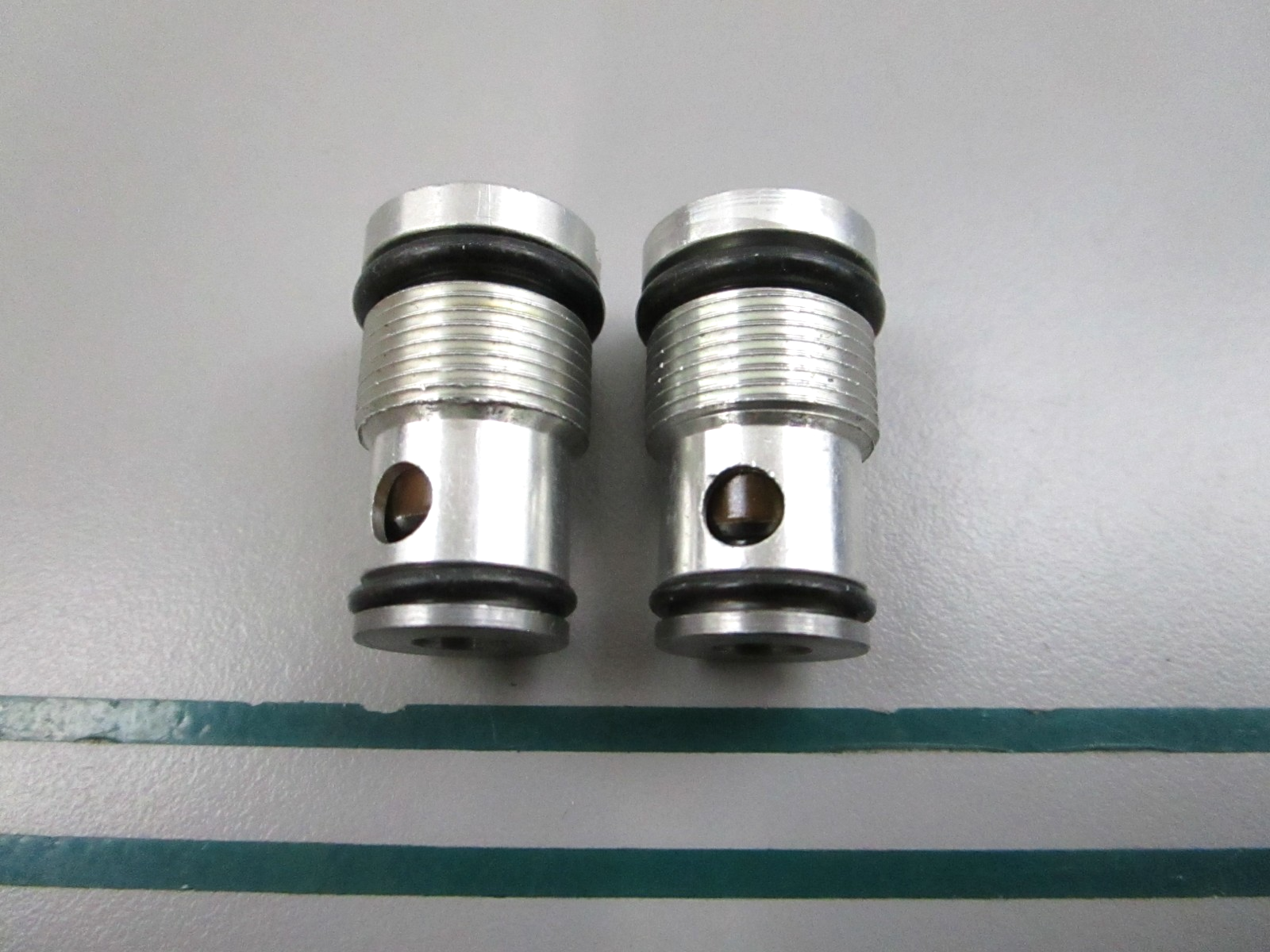 NEW OEM (LOT OF 2) 48530-87D02 Suzuki Valve Assembly 0810