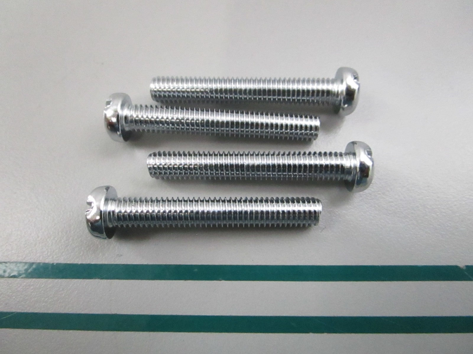 NEW OEM (LOT OF 4) 90157-06M00-00 Yamaha Pan Head Screw 0810