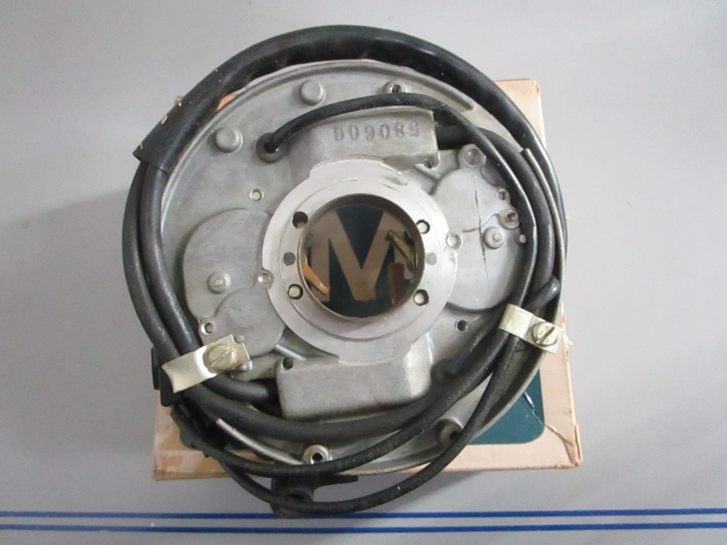 NEW OEM 580606 0580606 OMC Johnson Evinrude Armature Plate Assy 0820