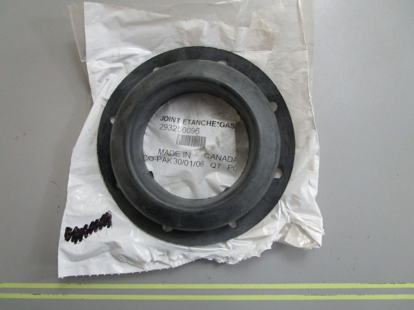 *NEW OEM* 0820 Sea Doo Bombardier Exhaust Gasket 293250096