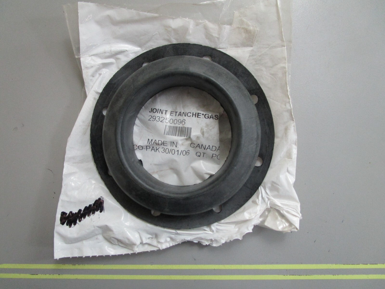 *NEW OEM* 0820 Sea Doo Bombardier Exhaust Gasket 293250096