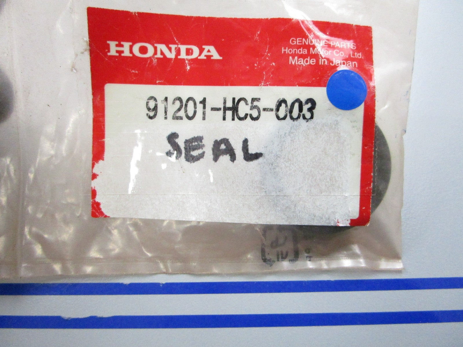 *NEW OEM* 0810 Honda Seal 91201-HC5-003