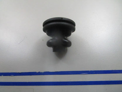 *NEW OEM* 0810 OMC Johnson Evinrude Grommet 336255 0336255