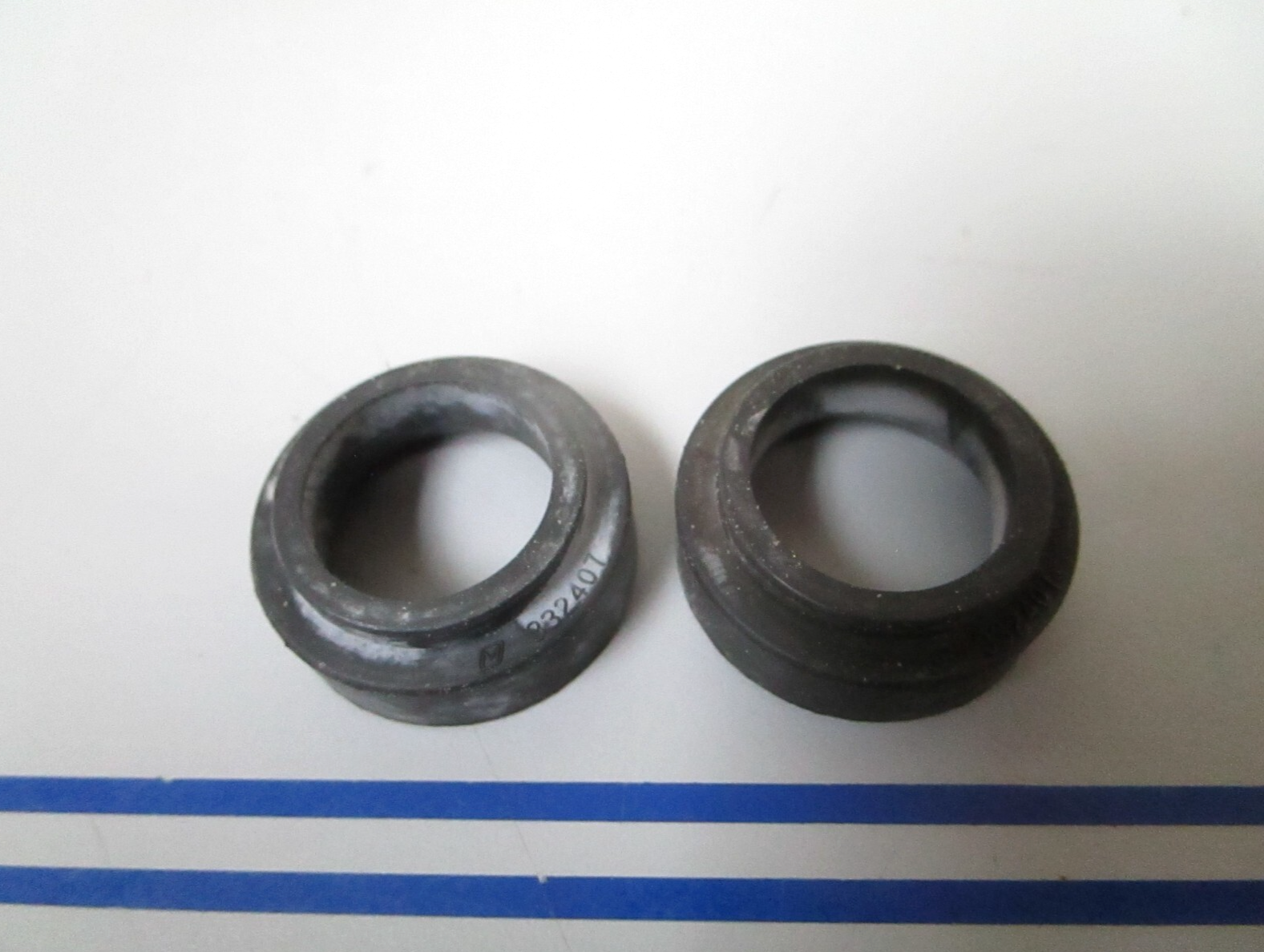 *NEW OEM* (LOT OF 2) 0810 OMC Johnson Evinrude Seal 332407 0332407