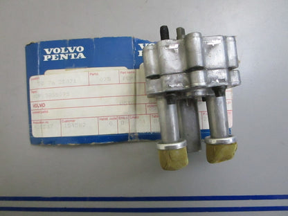 *NEW OEM* 0820 Volvo Penta Pump 3858075