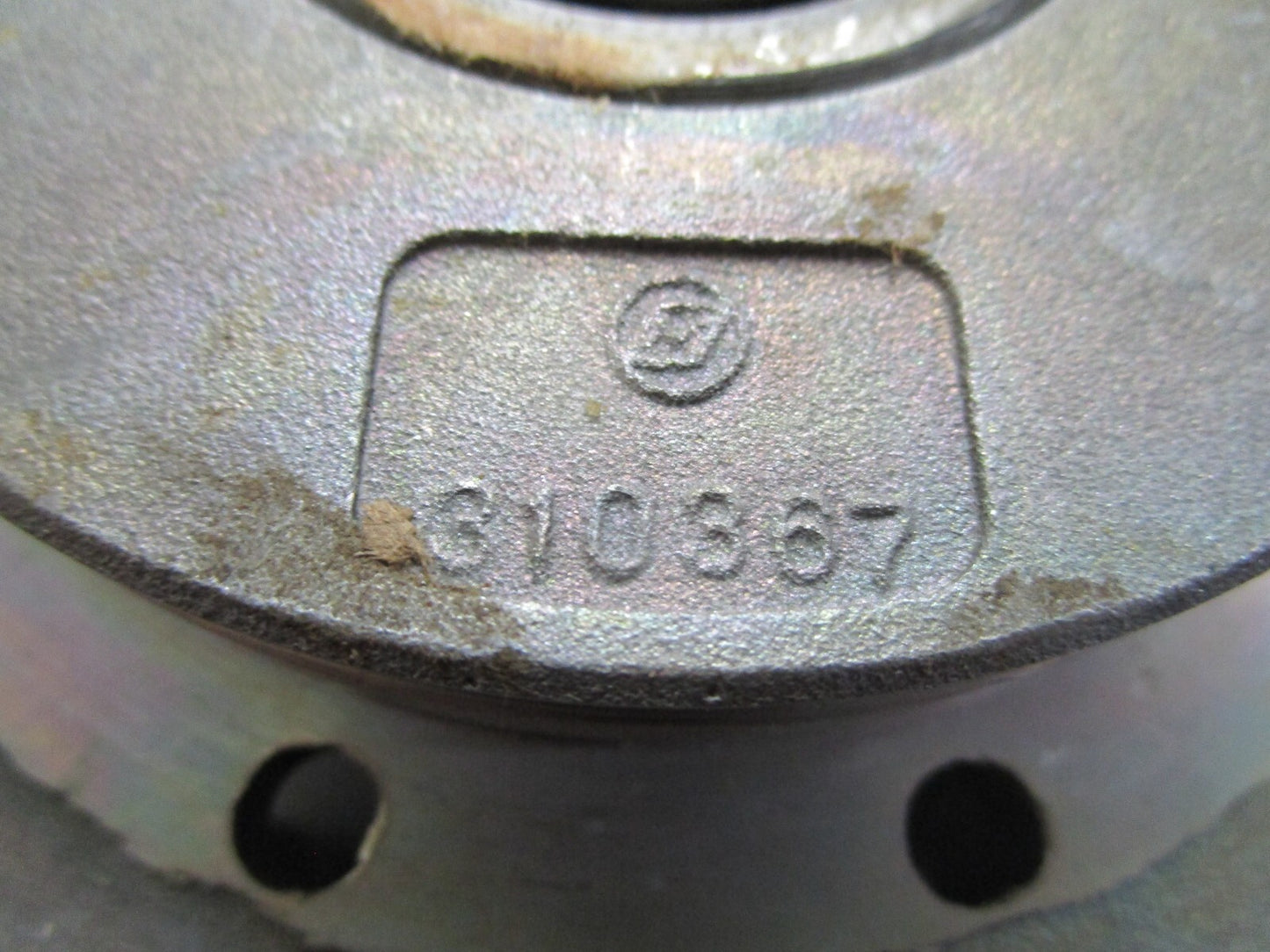 *NEW OEM* 0820 OMC Johnson Evinrude Bearing Housing 379477 379477