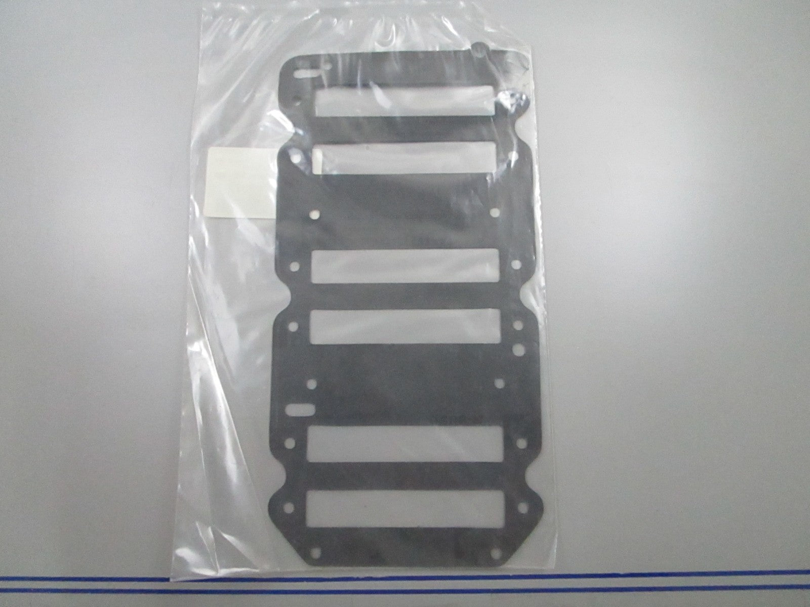 *NEW OEM* 0810 Mercury Quicksilver Gasket 27-813859