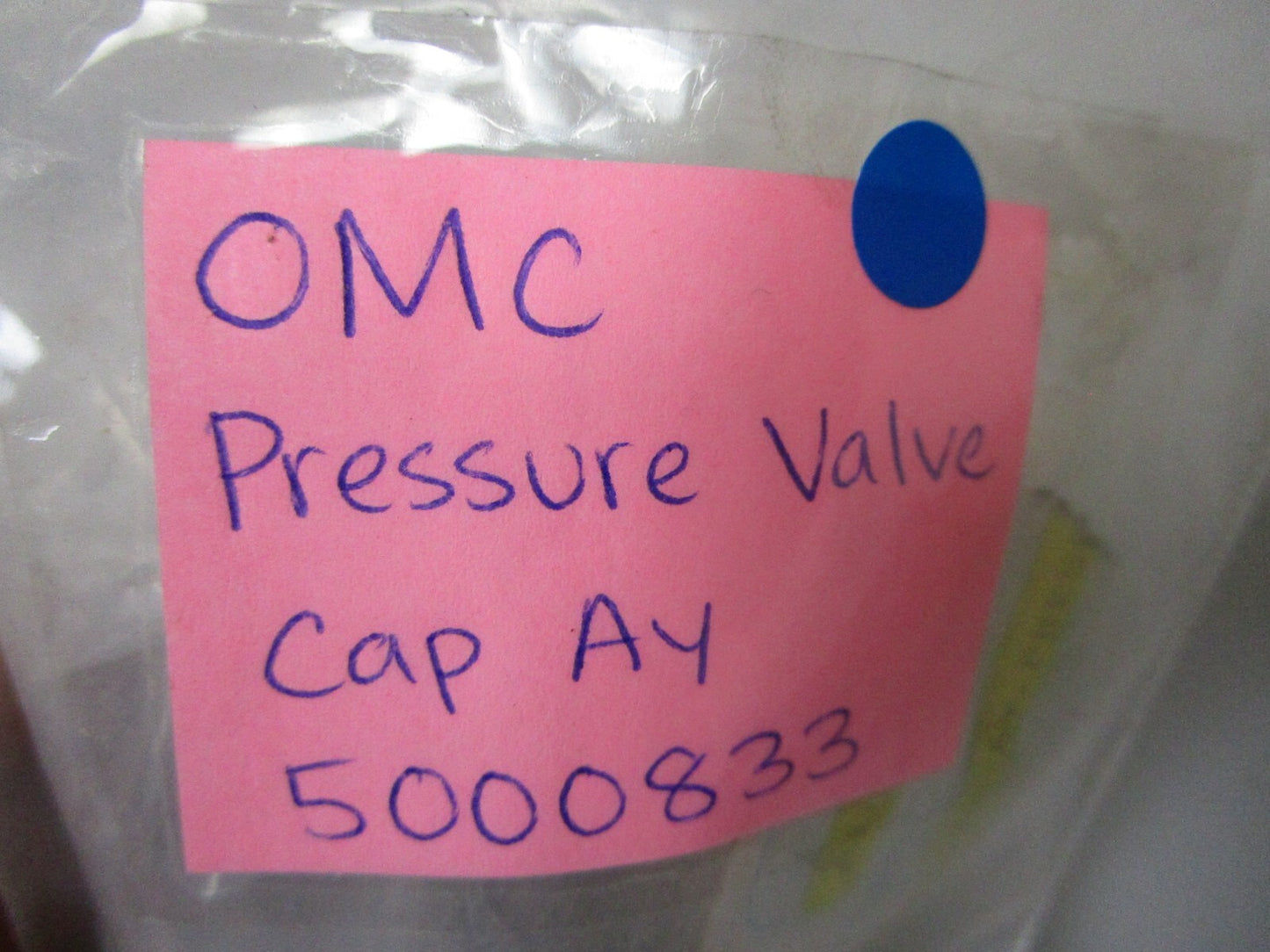 *NEW OEM* 0720 OMC Johnson Evinrude Pressure Valve Cap Assembly 5000833