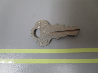 *NEW OEM* 0810 OMC Johnson Evinrude Ignition Key KF23 501538 0501538