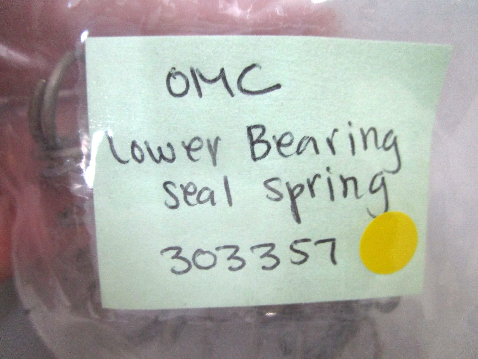 *NEW OEM* 0750 OMC Johnson Evinrude LOWER BEARING SEAL SPRING 303357 0303357