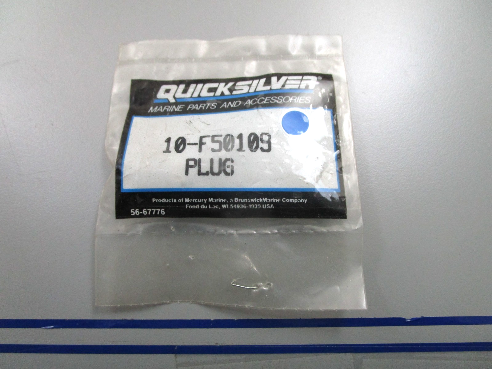 *NEW OEM* 0810 Mercury Quicksilver Plug 10-F50109