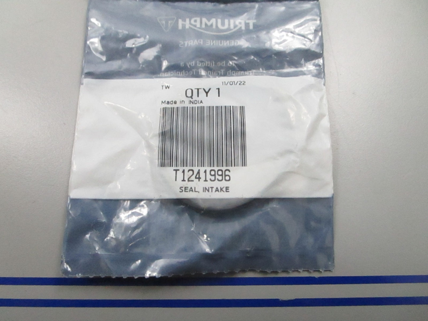 *NEW OEM* 0810 Triumph Intake Seal T1241996