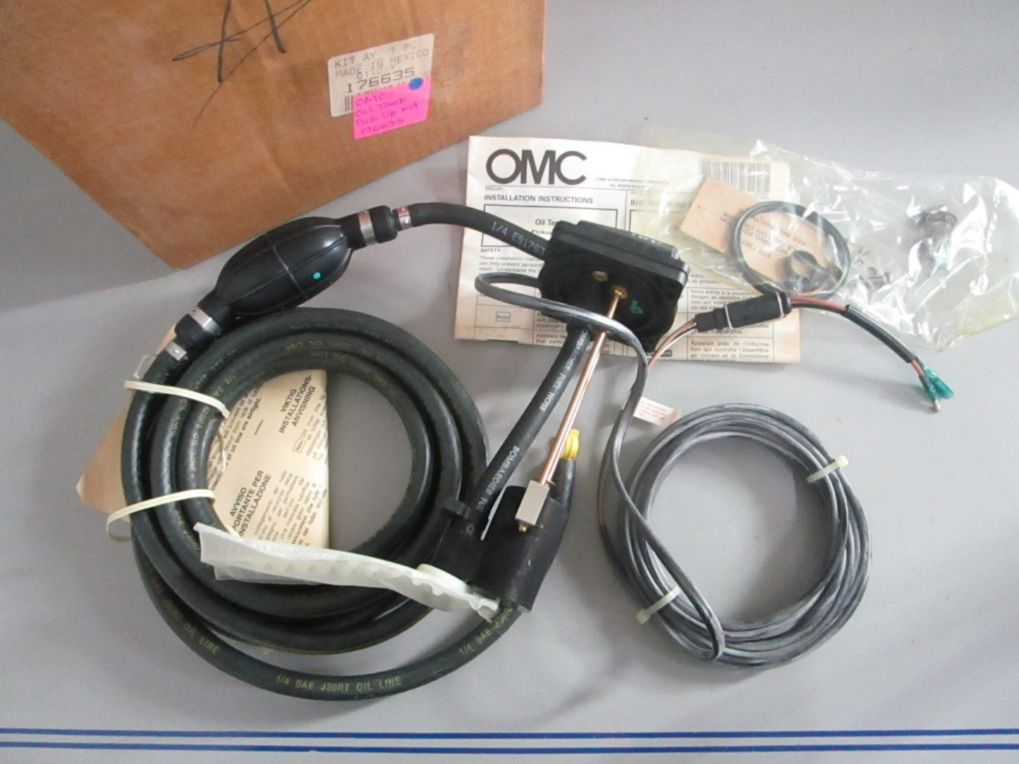 NEW OEM 176635 0176635 OMC Johnson Evinrude Oil Tank Pick Up Kit 0820