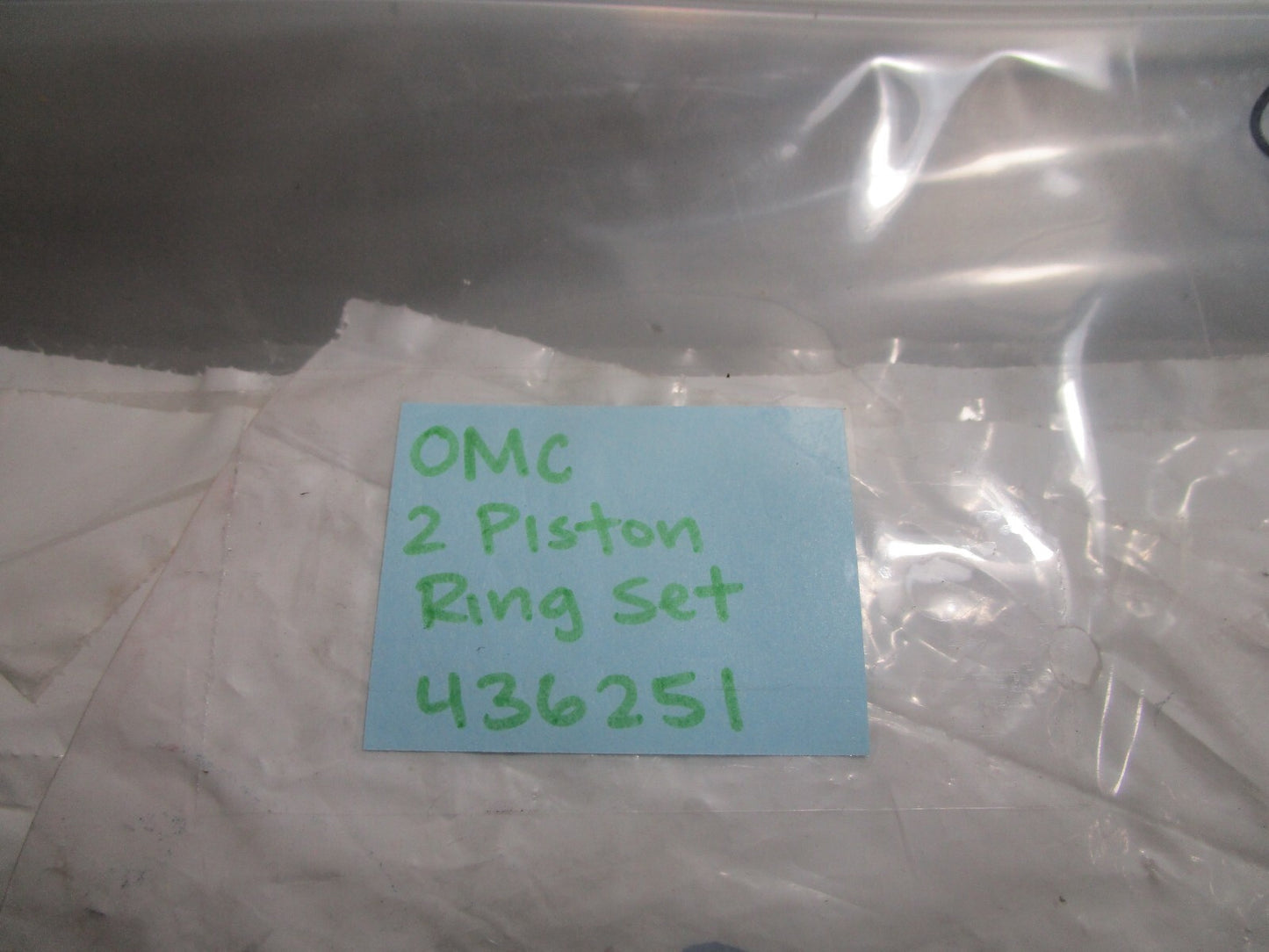 *NEW OEM* 0810 OMC Johnson Evinrude 2 Piston Ring Set 436251 0436251