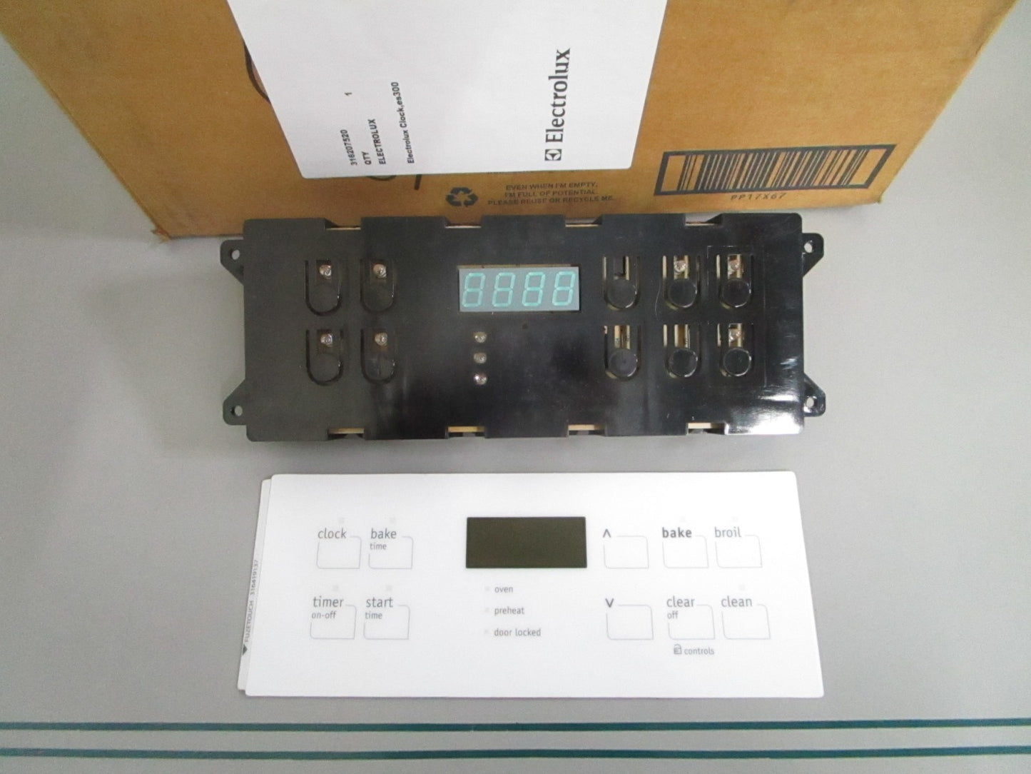 NEW OEM 316207520 Electrolux Oven Control Board 0820