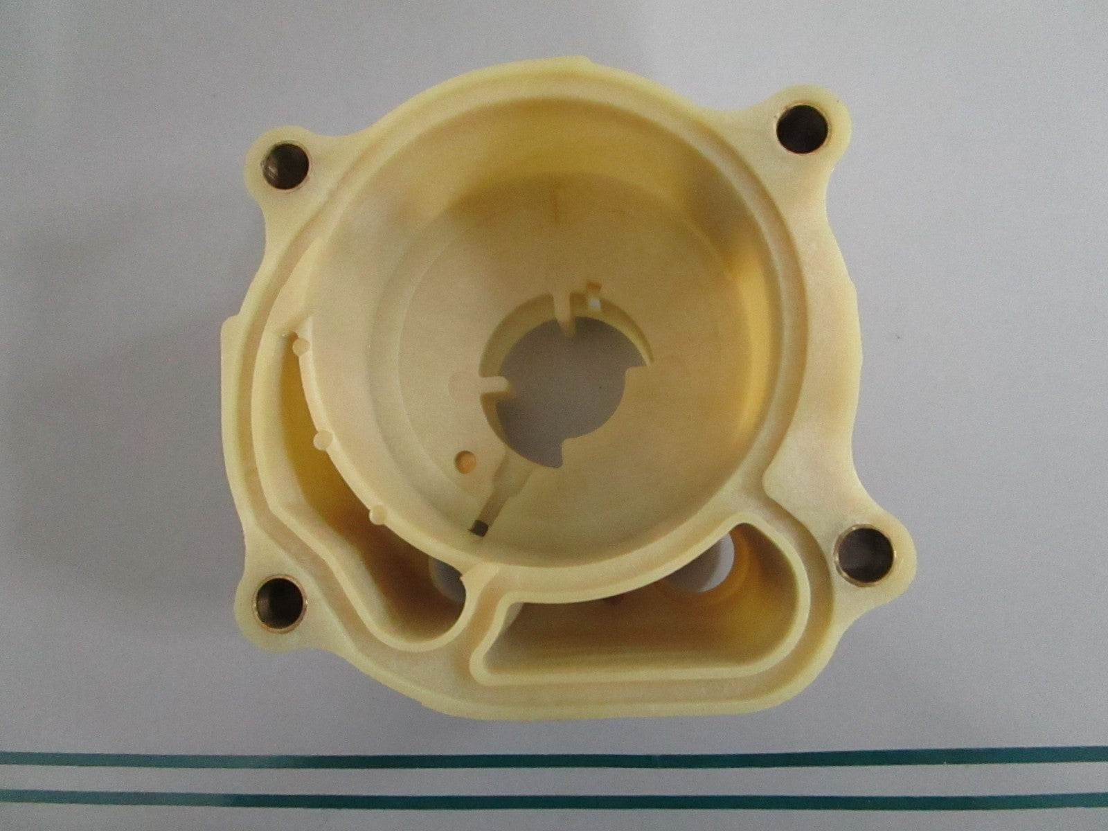OMC NEW OEM Water Pump Impeller Housing 385801 NOS Johnson Evinrude Part 0820