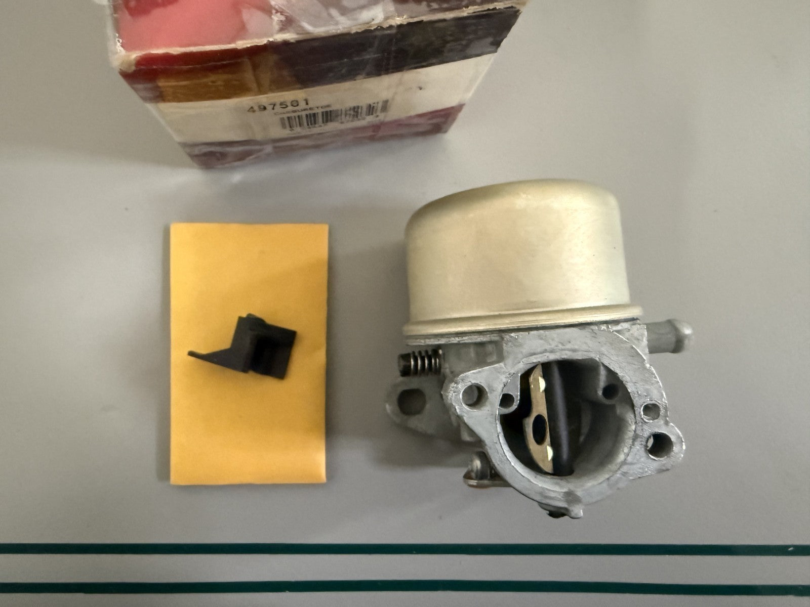 NEW OEM 497501 Briggs & Stratton Carburetor 0820