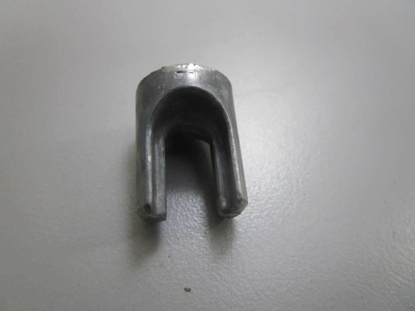 *NEW OEM* 0810 Volvo Penta Retainer 3852019