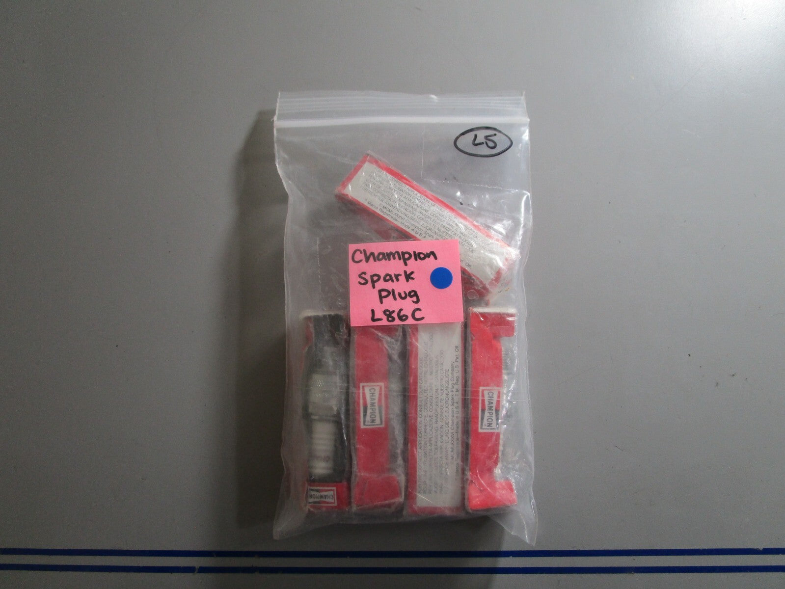 *NEW* (LOT OF 5) 0810 Champion Spark Plug L86C