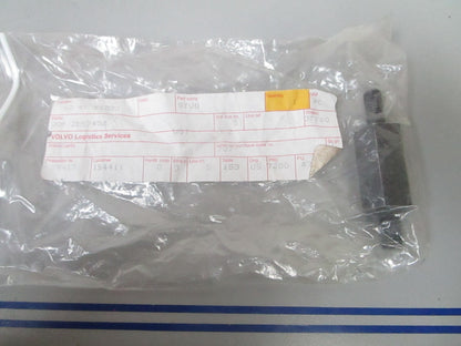 *NEW OEM* 0810 Volvo Penta Stud 3853402