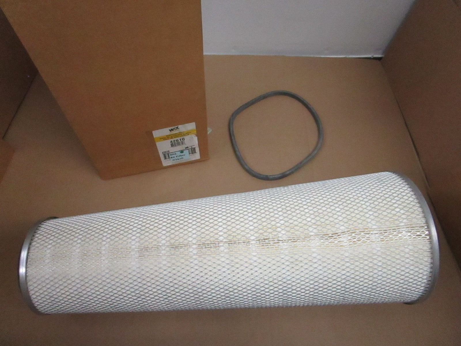 NEW OEM 42610 Wix Air Filter 0820