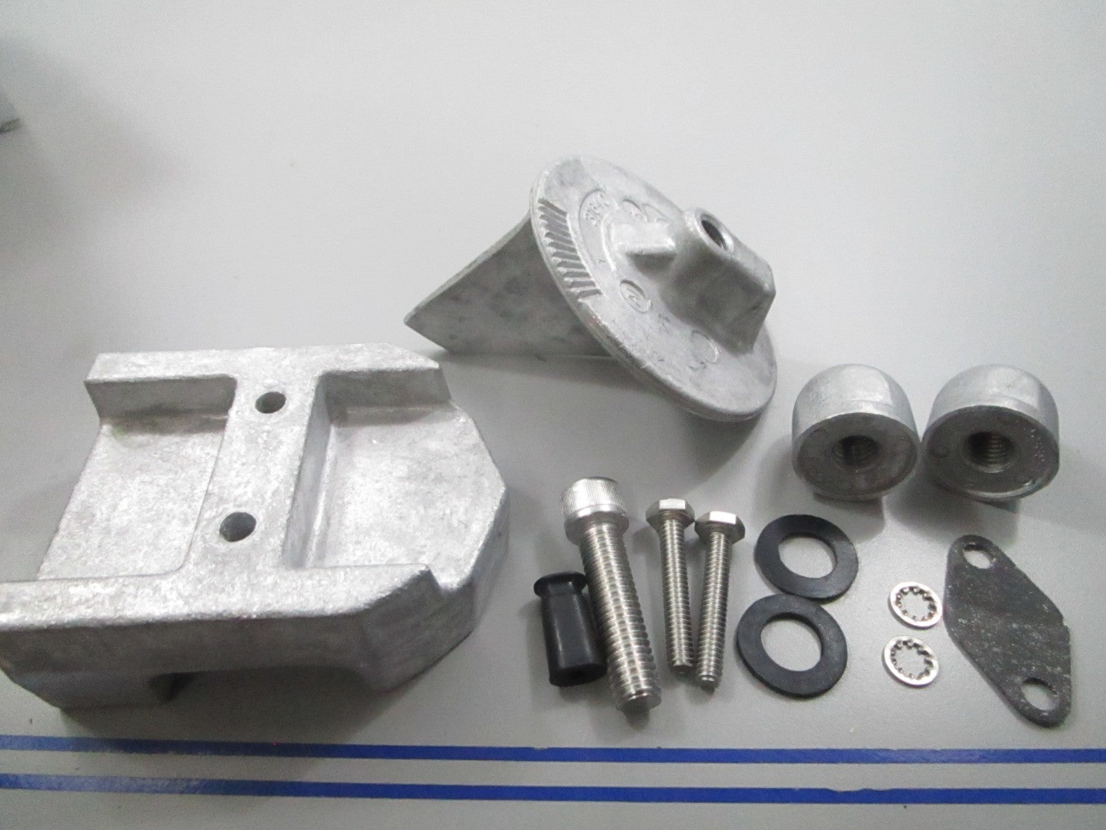 *NEW OEM* 0810 Mercury Quicksilver Anode Kit 888756Q04