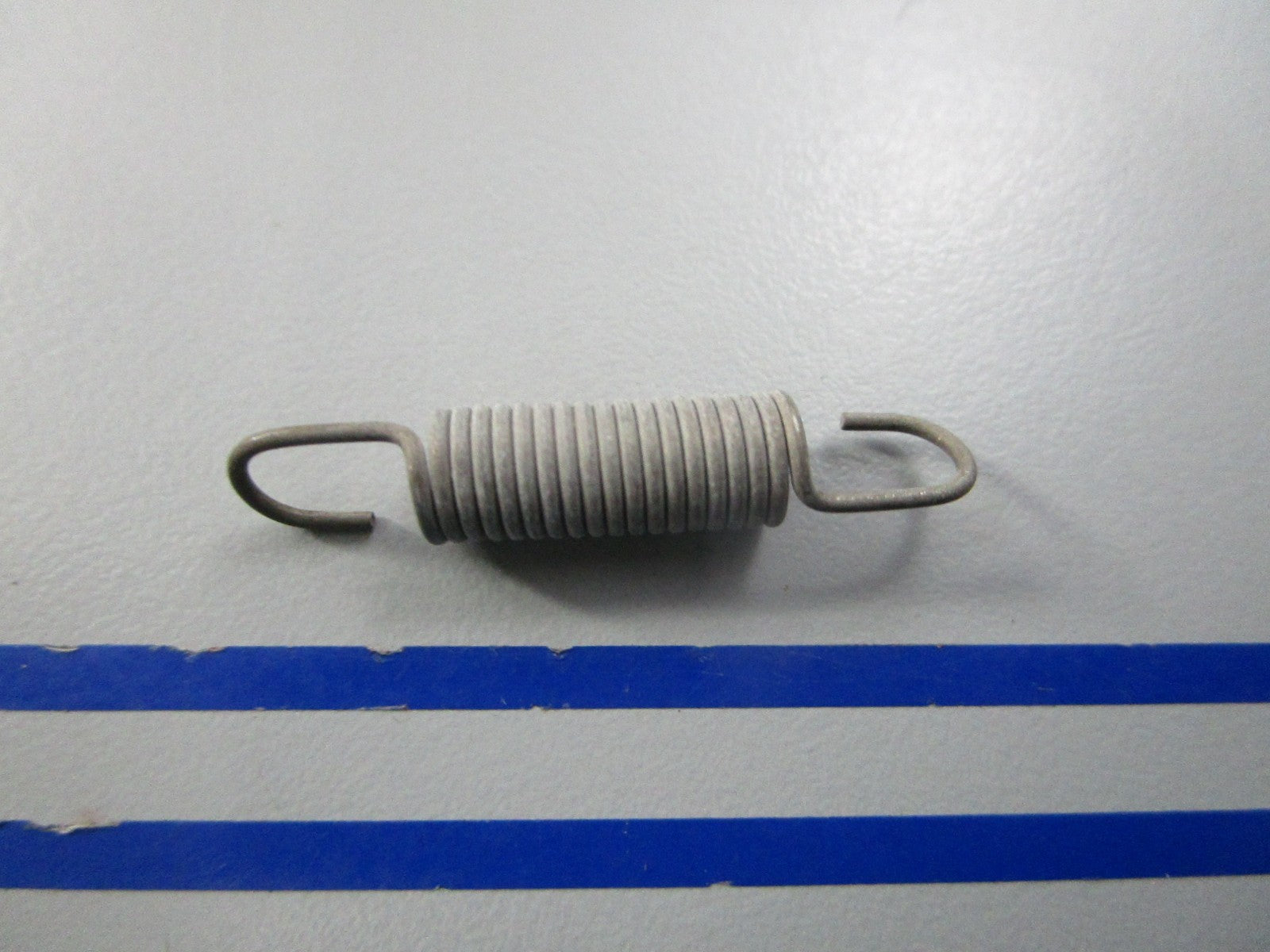 NEW OEM 303032 0303032 OMC Johnson Evinrude Spring 0810